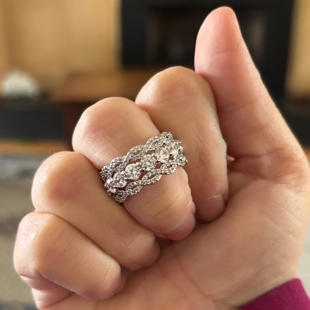 Elegant Silver Women's Ring